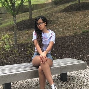 Meet your Posher, Saron